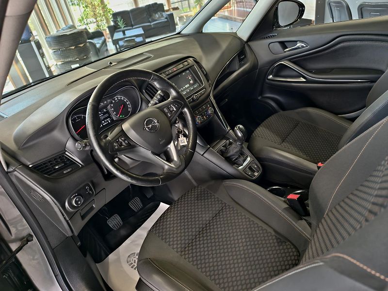Opel Zafira TOURER 1.4 TURBO 103kW LED, ČR - fotka 7 z 23