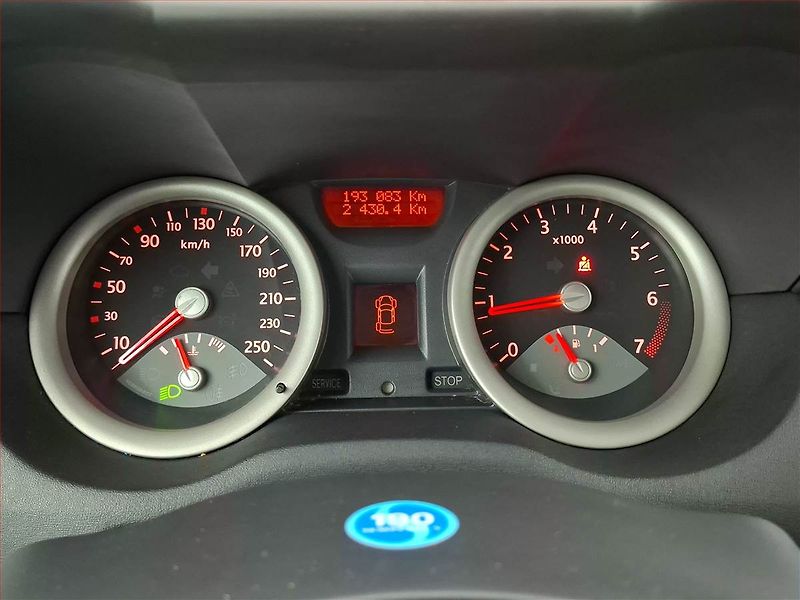 Renault Mégane (2004) 1.6 16V , nová STK, Tažné - fotka 11 z 15
