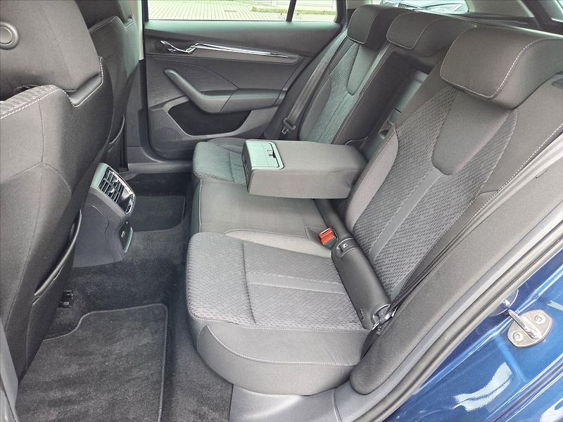 Škoda Octavia 1,5 eTSi 110kW DSG Style Plus - fotka 10 z 22