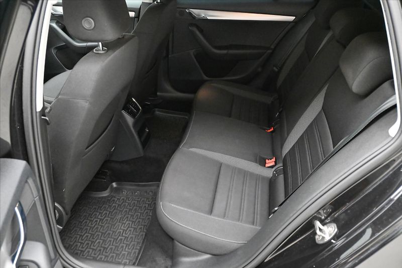 Škoda Octavia 2,0 TDI 110kW Tažné DSG Záruka - fotka 14 z 29