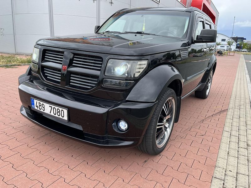 Dodge Nitro 2.8 CRD 4x4 Automat - fotka 25 z 27