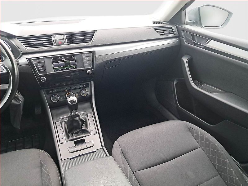 Škoda Superb (2017) 2.0 TDI, Tempomat - fotka 7 z 17
