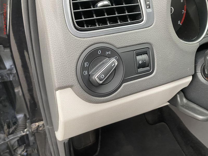 Volkswagen Polo (2014) 1.0 MPi, Fresh, +ALU - fotka 14 z 17
