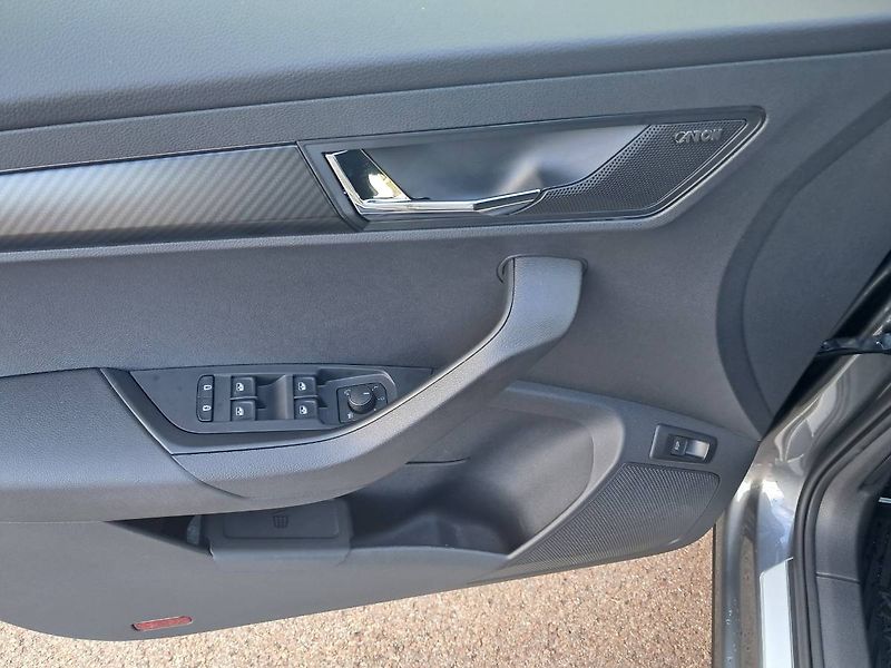 Škoda Karoq (2026) Sportline 2.0 TDI / 110 kW 4x4 - fotka 17 z 30