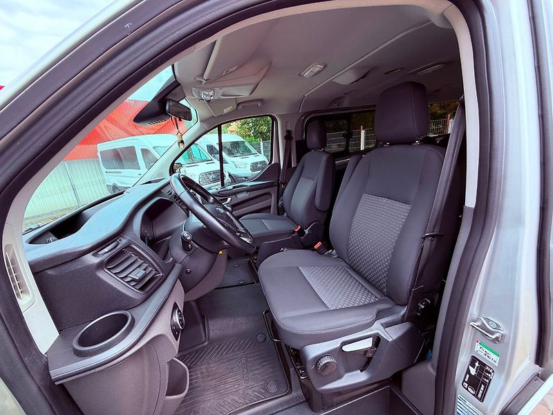 Ford Tourneo Custom 2.0 TDCi Trend, ČR, 1.Maj - fotka 17 z 29