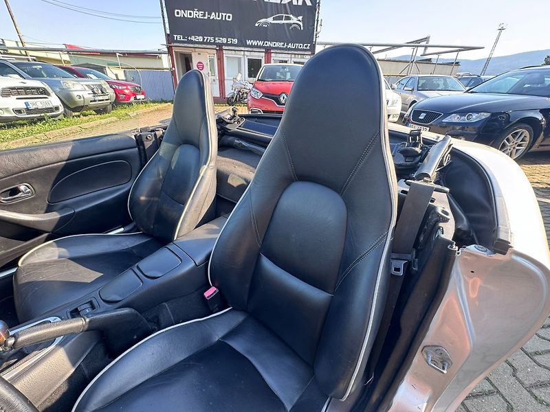 Mazda MX-5 (2000) NB 1,8 107 KW SVOR 6Q - fotka 27 z 45
