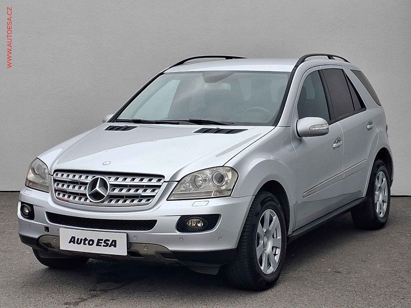 Mercedes-Benz Třídy M (2007) 3.0CDi ML350 4Matic, 1.maj - fotka 3 z 19