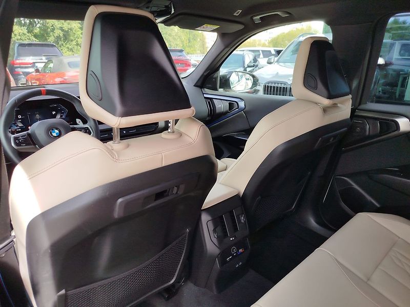 BMW X3 M50 xDrive - fotka 22 z 38