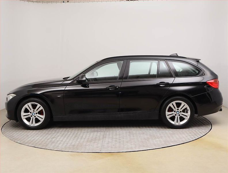 BMW Řada 3 (2013) 318 d, Xenony, Tempomat - fotka 3 z 23