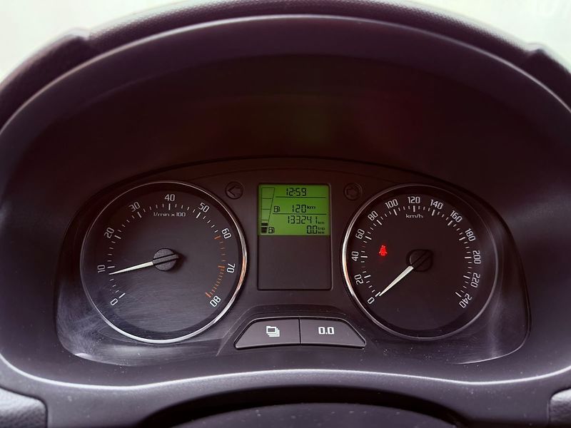 Škoda Fabia 1.2 TSi Family, Serviska, Auto - fotka 16 z 25