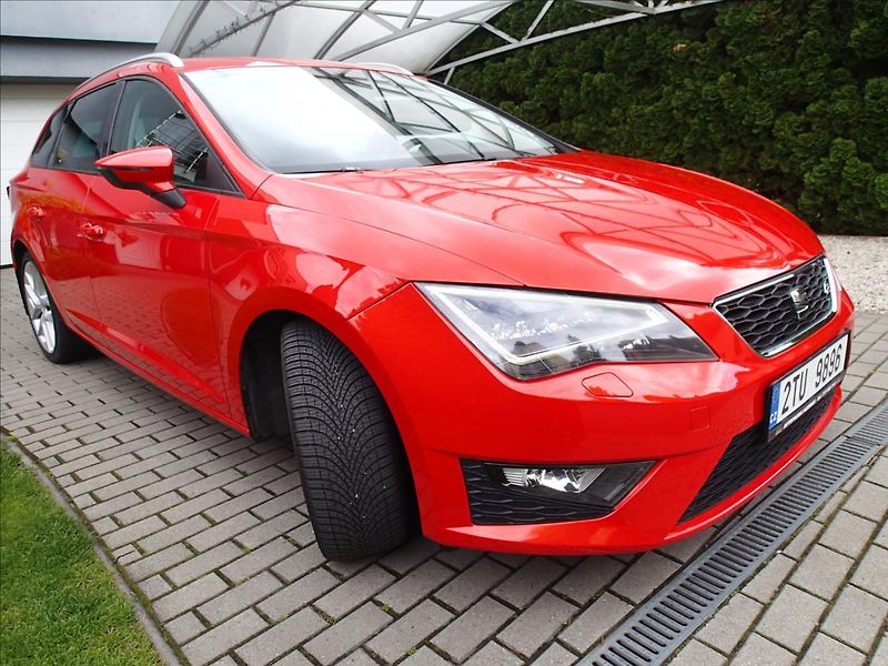 Seat Leon 2,0 TDi, FR, Dsg, ČR - fotka 4 z 49
