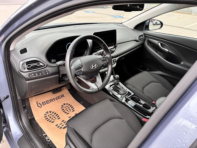 Hyundai i30 HB 1.0T-GDI 74kW DCT STYLE NAV - fotka 9 z 32