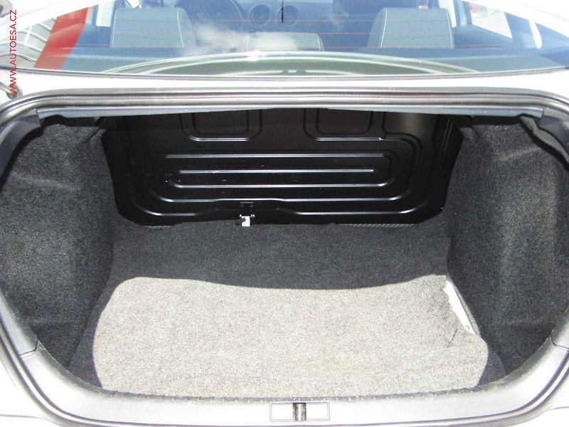 Seat Cordoba (2008) 1.4i, 1.maj,ČR, servis.kniha - fotka 7 z 15