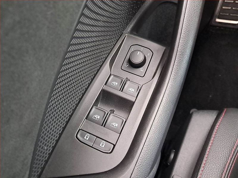 Škoda Octavia (2025) RS 2.0 TSI - fotka 27 z 31