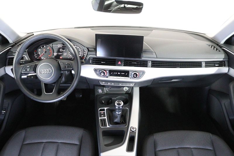 Audi A4 Limuzína 35 TFSI 110 kW - fotka 10 z 25