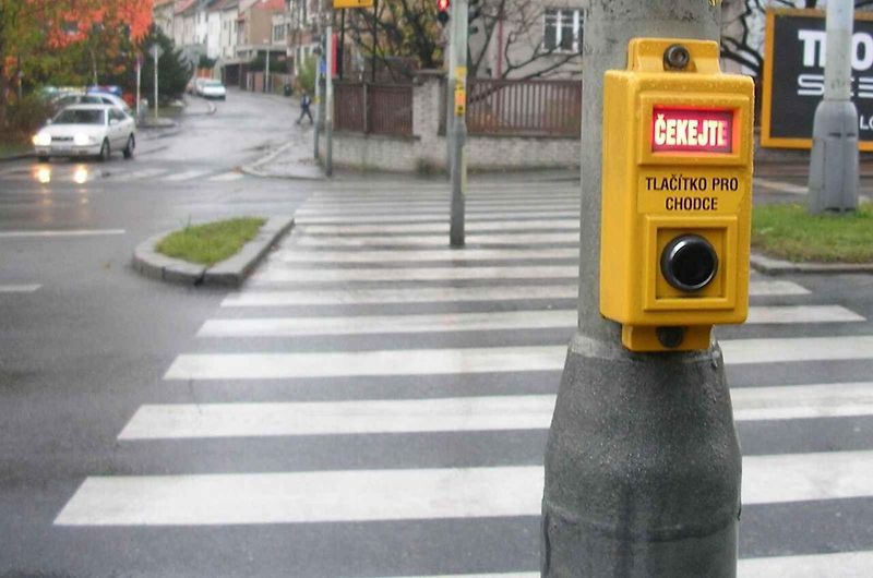 Chodci mají, jako účastníci silničního provozu, svá práva a povinnosti, které by měli znát.