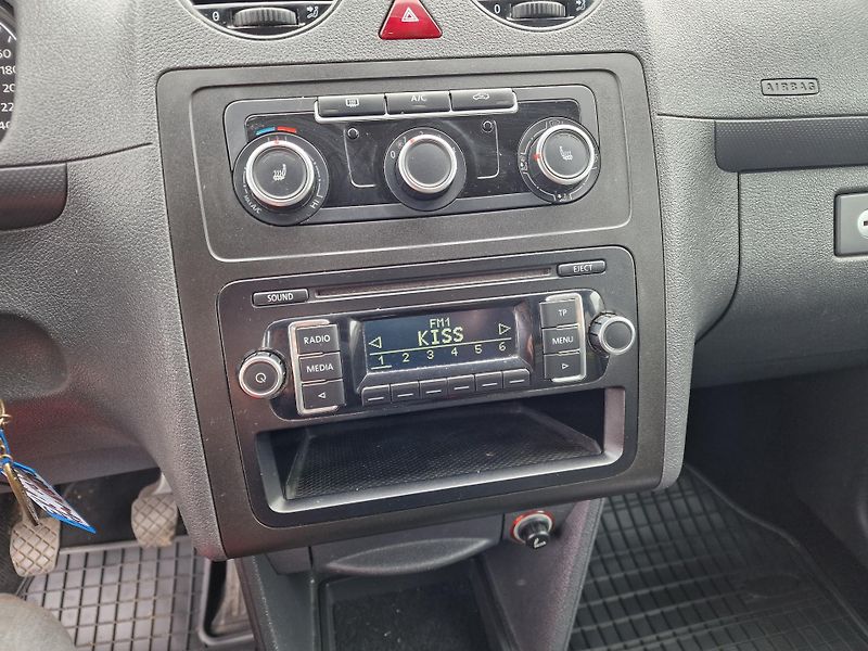 Volkswagen Caddy 1,6TDI 7 SEDADEL SENZORY - fotka 13 z 20