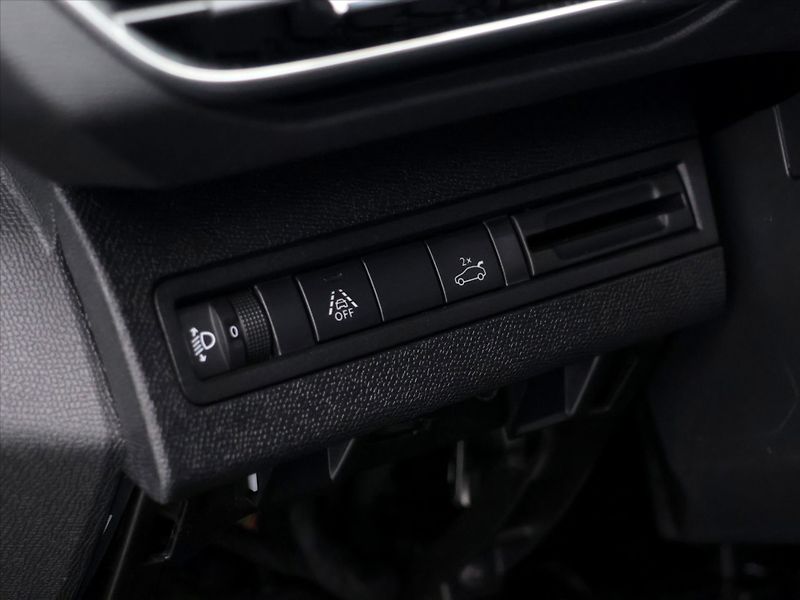 Peugeot 3008 1,5 HDI 96kW GT Aut. CZ - fotka 17 z 36