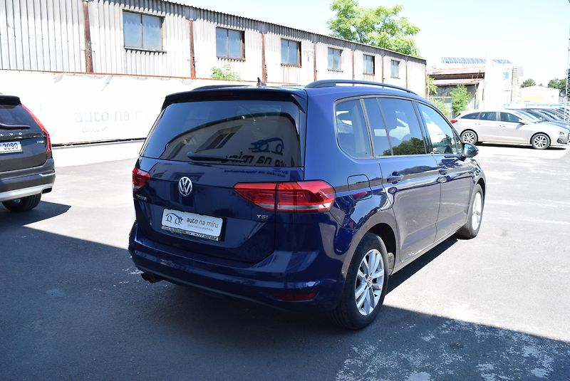 Volkswagen Touran (2017) 1.4TSI 110kw COMFORTLINE BMT  - fotka 7 z 51
