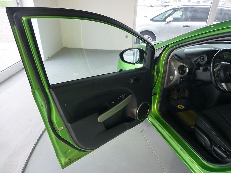 Mazda 2 (2010) 1,3I-63KW**KLIMA**ALU KOLA - fotka 9 z 20