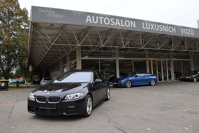 BMW Řada 5 - fotka 2 z 61