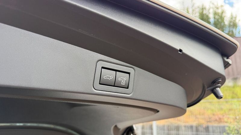 Toyota Corolla TS 1.8. Hybrid Style - zimní s - fotka 15 z 24