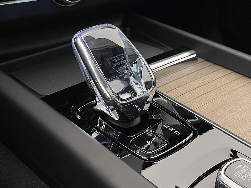 Volvo XC60 T6 AWD RECHARGE REZERVACE - fotka 28 z 67