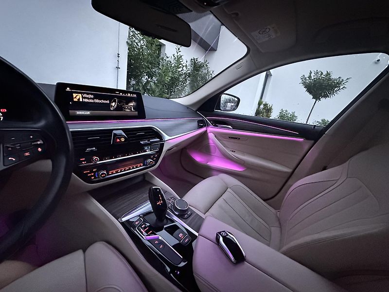 BMW Řada 5 (2019) - fotka 14 z 17