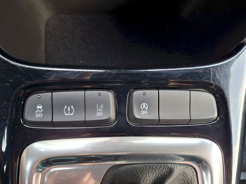 Opel Crossland X (2023) Elegance Automat 1,2Turbo 96kW - fotka 26 z 34