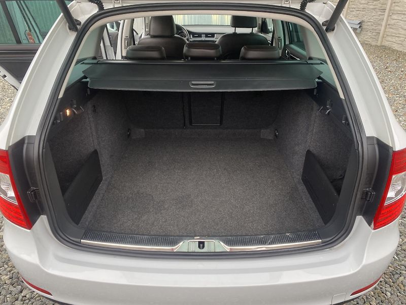 Škoda Superb 2.0TDi 4x4 170PS DSG L+K COMBI - fotka 106 z 158