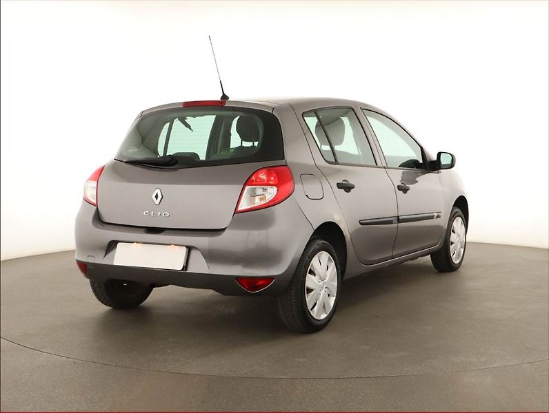 Renault Clio (2009) 1.2 16V, po STK, zamluveno - fotka 5 z 12