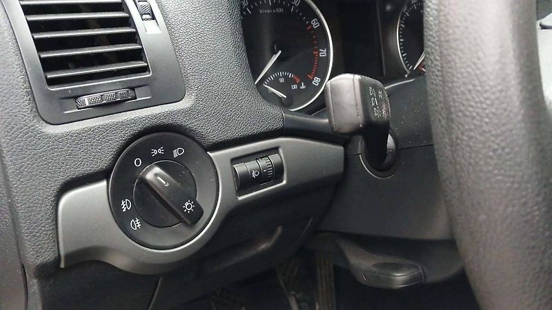 Škoda Octavia Tour 1.6MPI MT5 - fotka 13 z 33