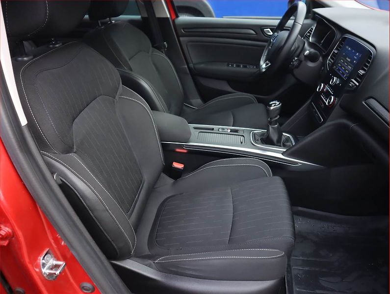 Renault Mégane (2019) Limited 1.3 TCe, Navi - fotka 9 z 19