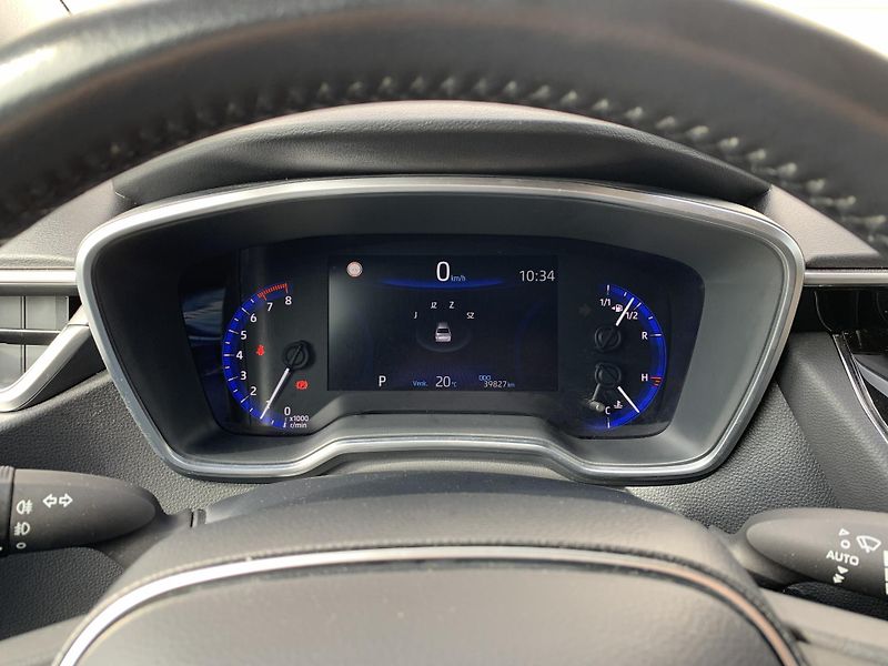 Toyota Corolla SD COMFORT TECH STYLE 1.5 VVTi - fotka 19 z 28