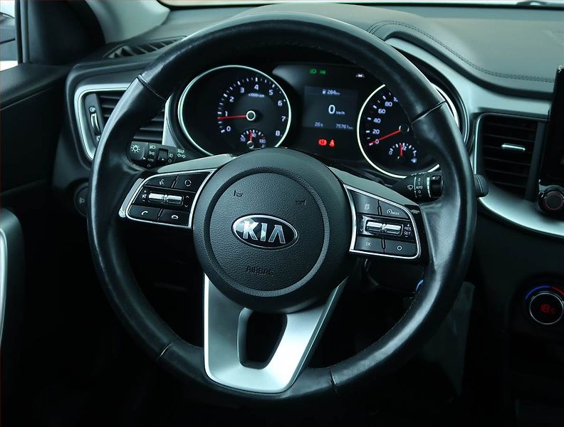 Kia Ceed (2021) Top 1.5 T-GDI, Serv.kniha - fotka 15 z 19