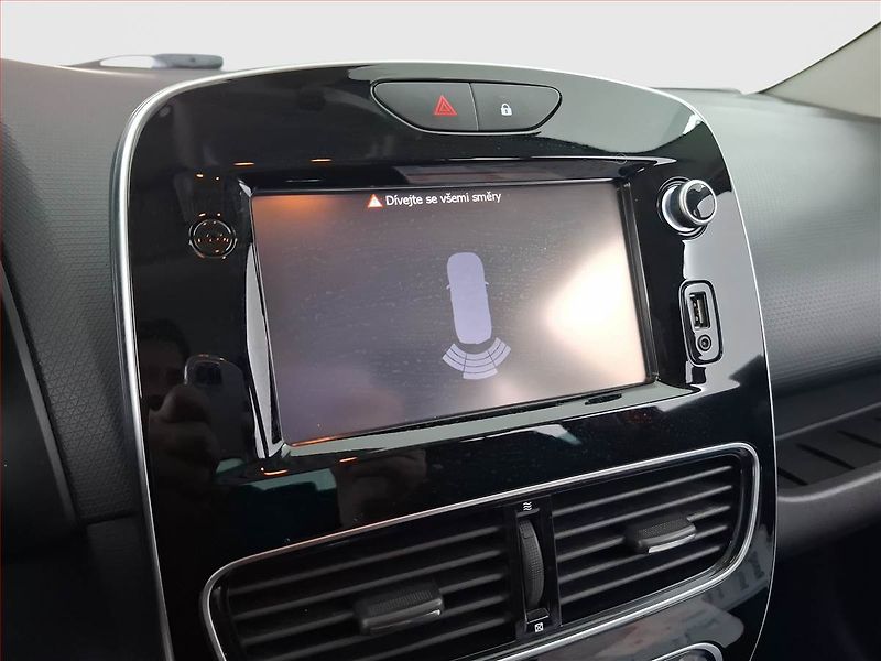 Renault Clio (2018) 1.2 16V, Navi, Tempomat - fotka 17 z 17