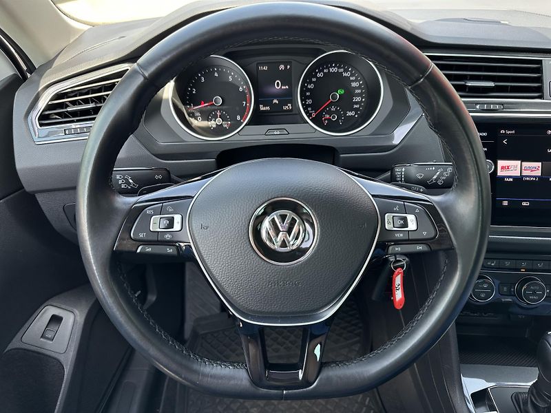 Volkswagen Tiguan 2.0 TSI DSG 4Motion - fotka 12 z 30