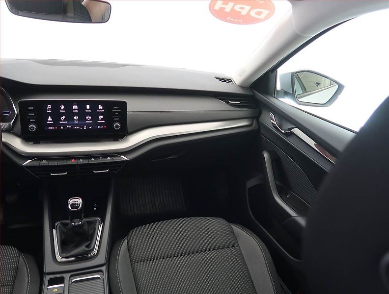 Škoda Octavia (2023) Ambition 2.0 TDI, ČR,1.maj - fotka 8 z 24