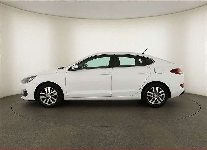 Hyundai i30 (2019) 1.6 CRDi, Tempomat - fotka 3 z 13