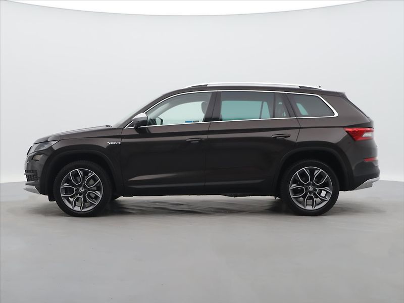 Škoda Kodiaq Scout 2,0 TSI 140kW DSG 4x4 CZ - fotka 4 z 38