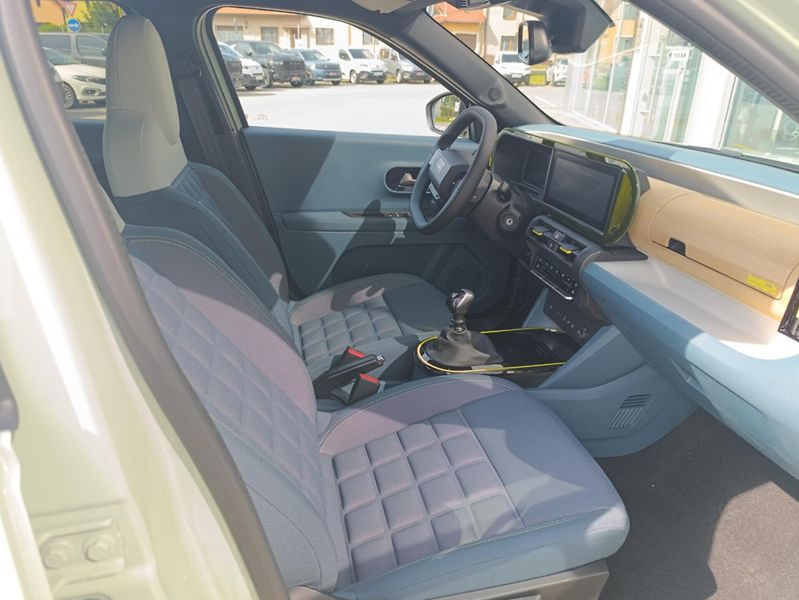 Fiat Grande Panda 1,2 Turbo 100k La Prima - fotka 9 z 16