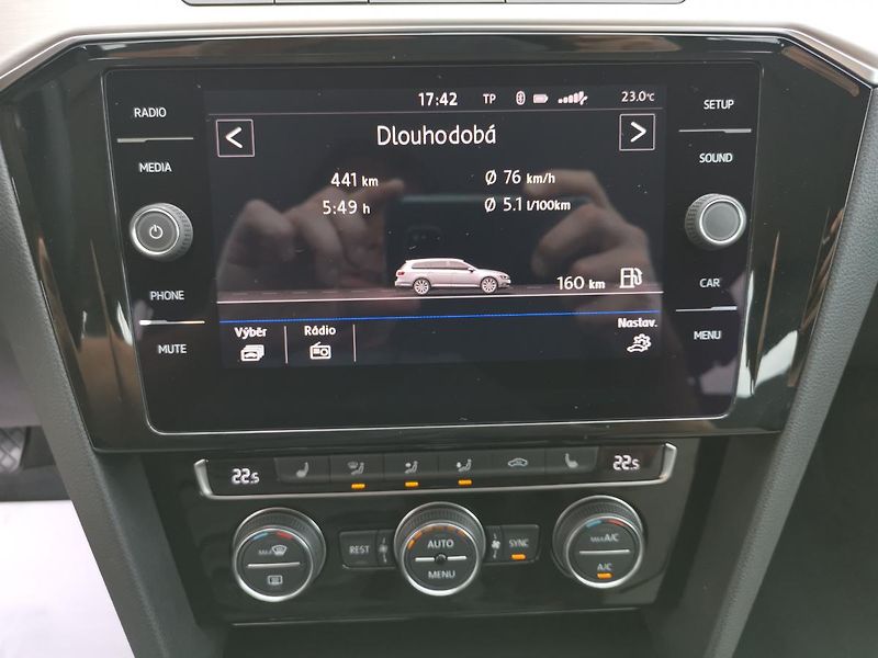 Volkswagen Passat HIGHLINE*110KW*LED*ALCANTARA* - fotka 50 z 85
