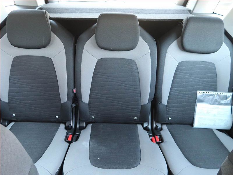 Citroën C4 Picasso (2016) 1.6 BlueHDi, Navi, Tempomat - fotka 10 z 17