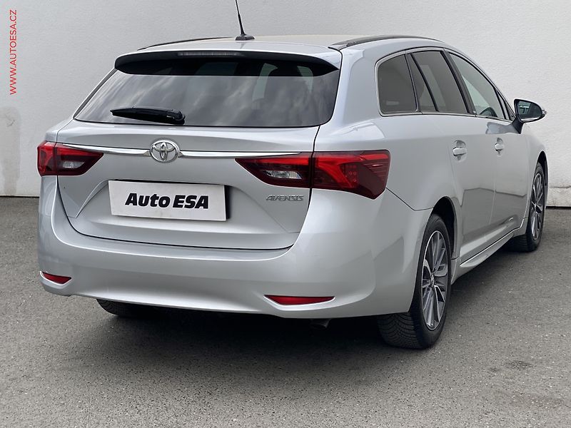 Toyota Avensis (2016) 2.0 D-4D, Sport, kůže, +ALU - fotka 4 z 18