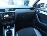 Škoda Octavia (2016) 1.6 TDI, Navi, Tempomat - náhled 8