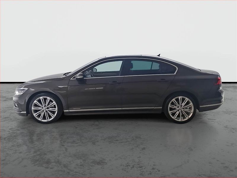 Volkswagen Passat (2016) R-Line 2.0 BiTDI, 4X4 - fotka 3 z 19