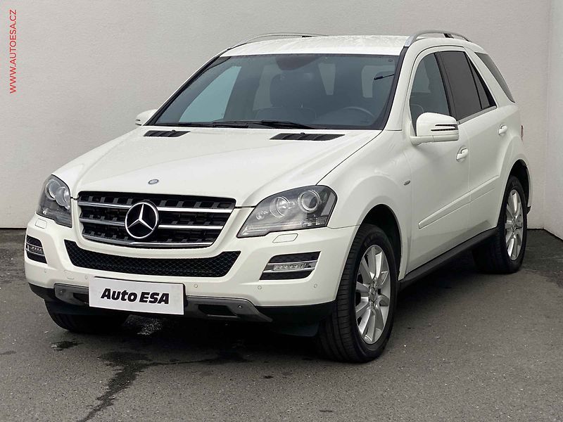 Mercedes-Benz Třídy M (2012) 3.0 CDi ML 350 4Matic, 1.maj - fotka 3 z 20