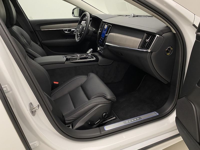Volvo V90 T8 AWD RECHARGE DARK ULTRA CZ - fotka 24 z 69