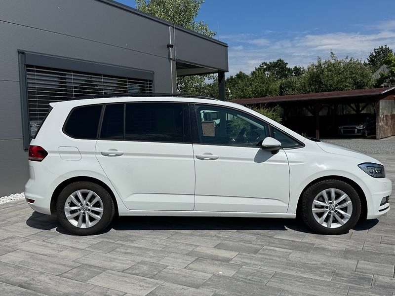 Volkswagen Touran (2017) Comfortline 2.0 TDI 110kW DSG - fotka 4 z 40