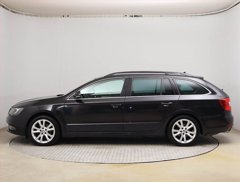 Škoda Superb (2015) Style 2.0 TDI, Navi, Xenony - fotka 3 z 22